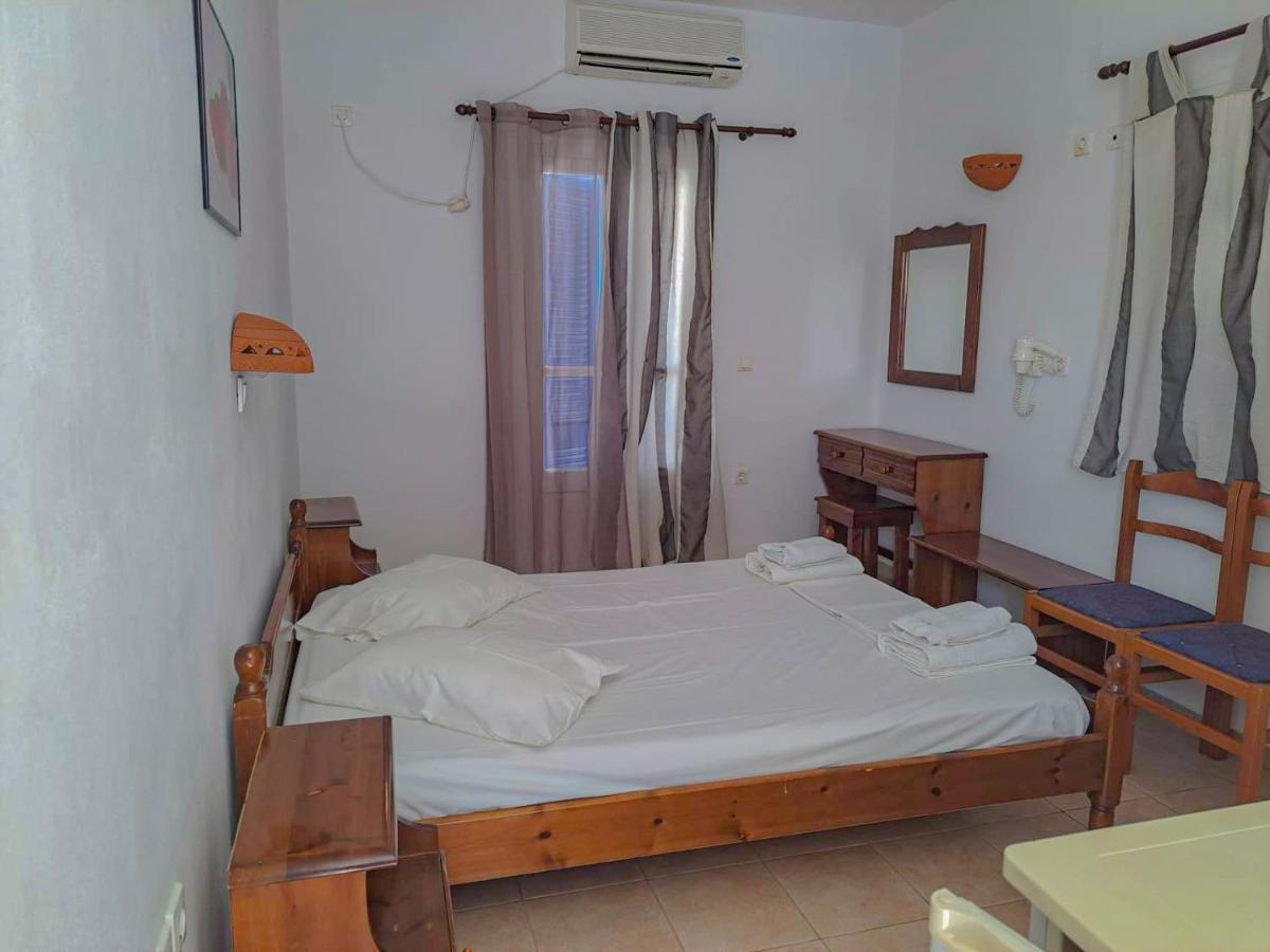 Sifneiko Arxontiko Hotel Fáros Kamer foto